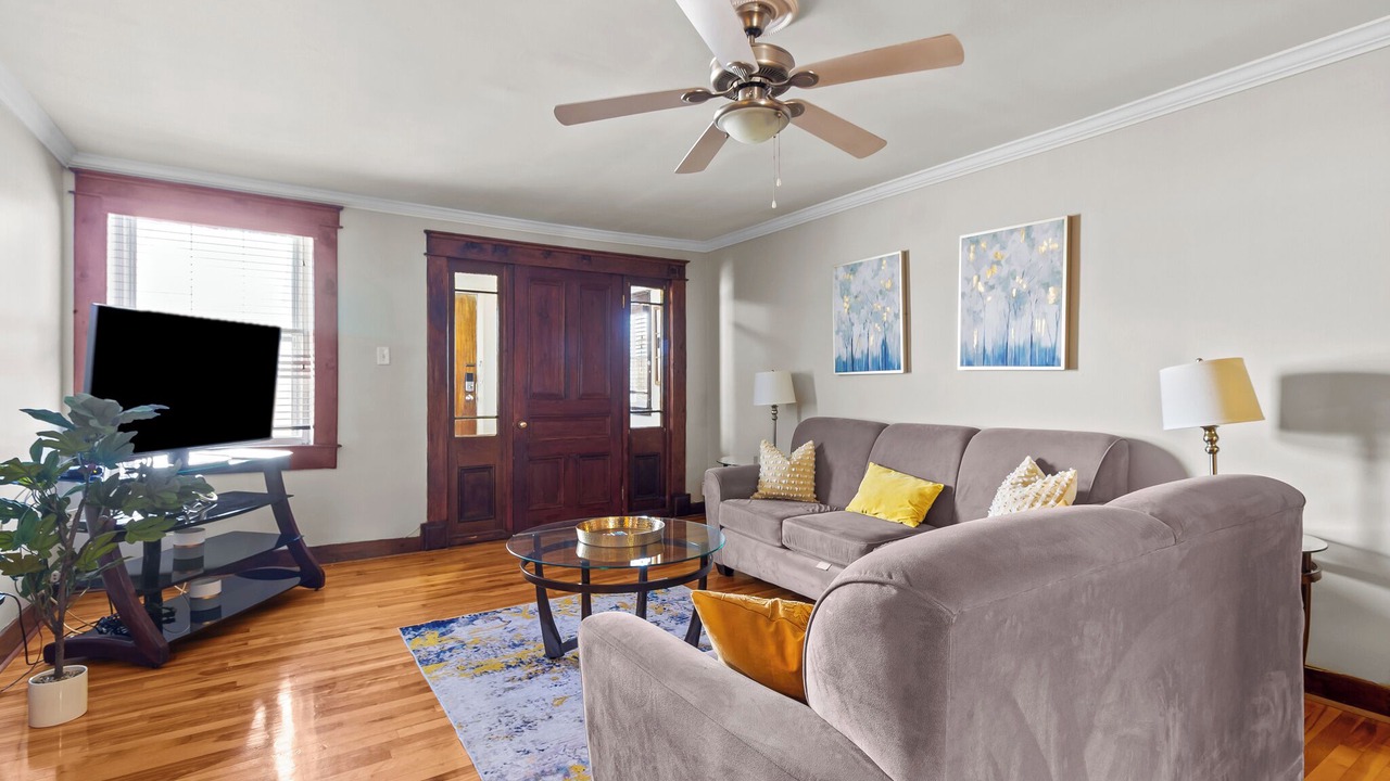 Photo of Livingroom in Waterford Valley