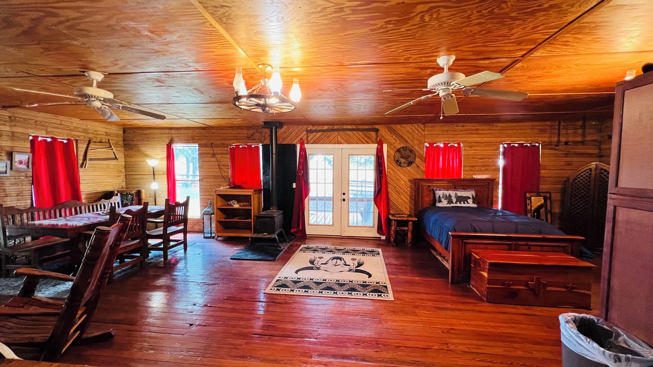 Photo of Bedroom in Connerville