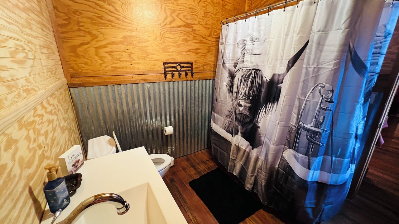 Photo of Bathroom in Connerville