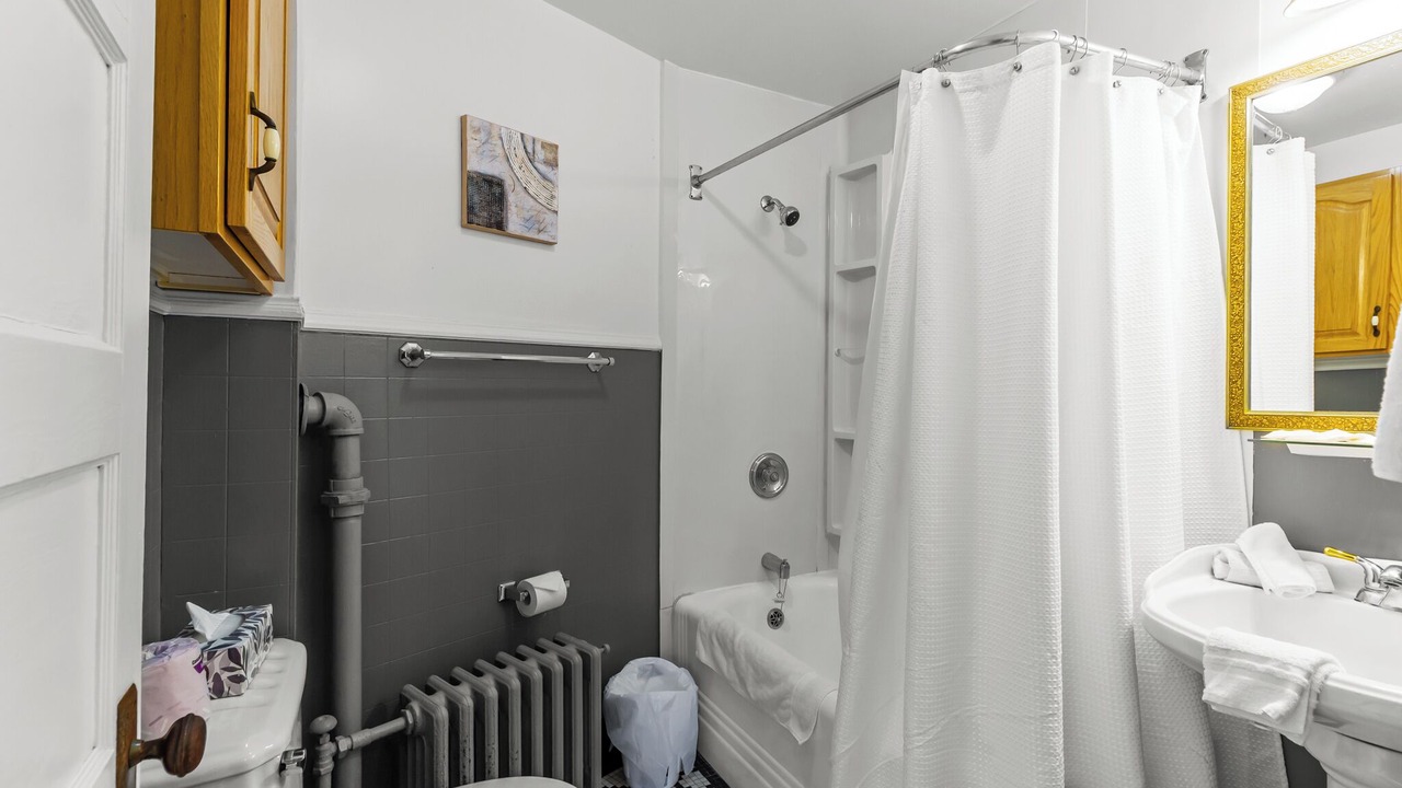 Photo of Bathroom in Waterford Valley