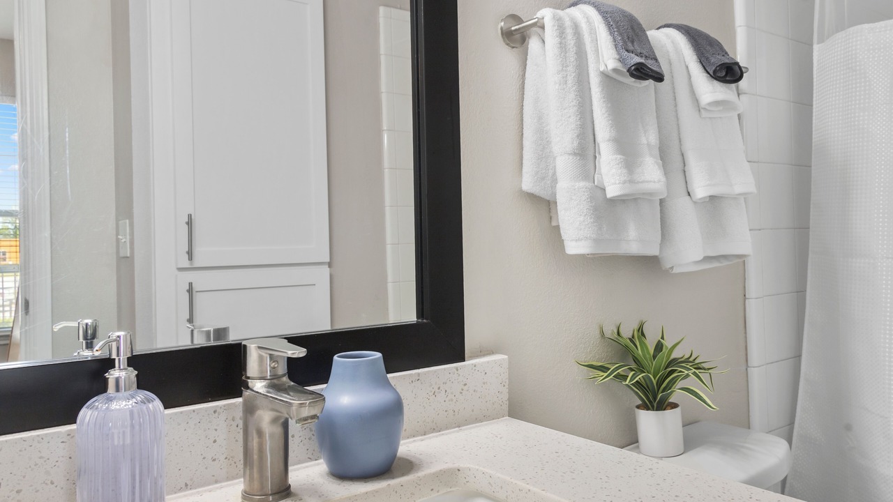 Photo of Bathroom in Alden Bridge