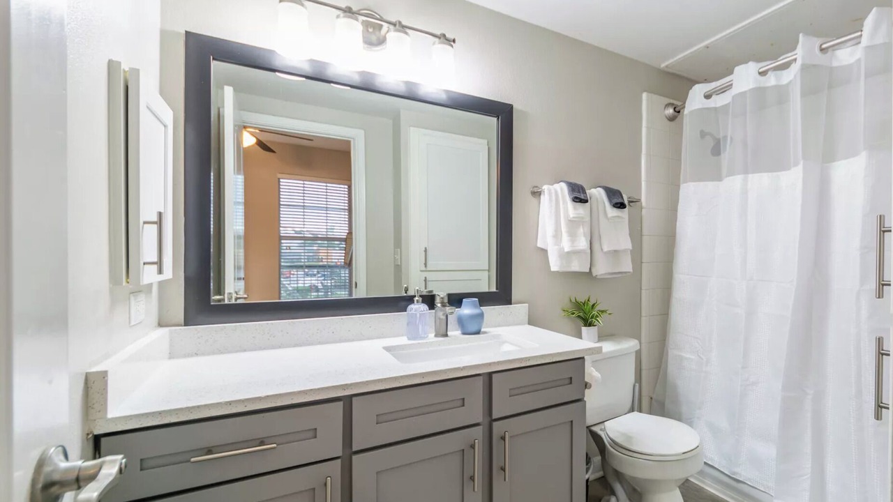 Photo of Bathroom in Alden Bridge
