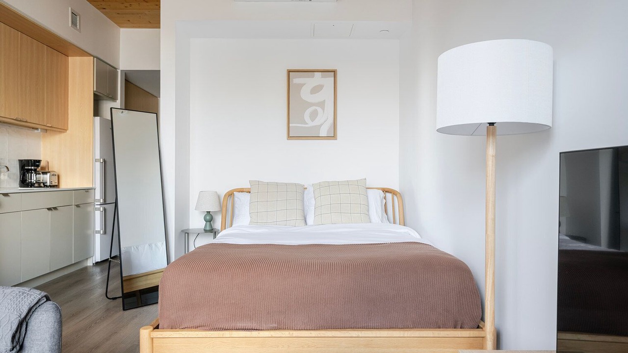 Photo of Bedroom in East Somerville