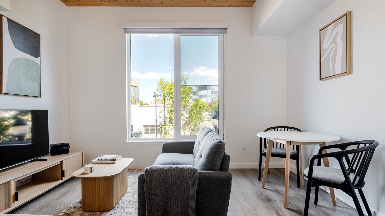 Photo of Livingroom in East Somerville