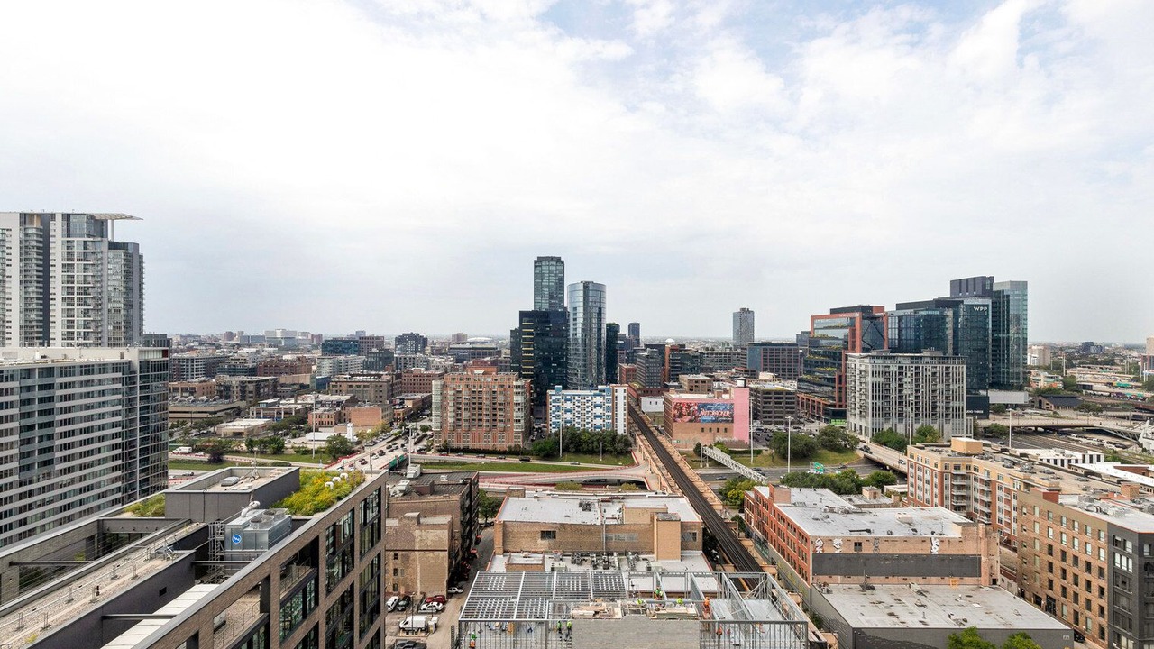 Photo of Others in West Loop Gate