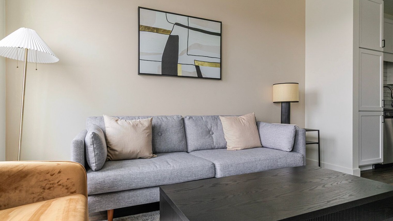 Photo of Livingroom in Elmhurst