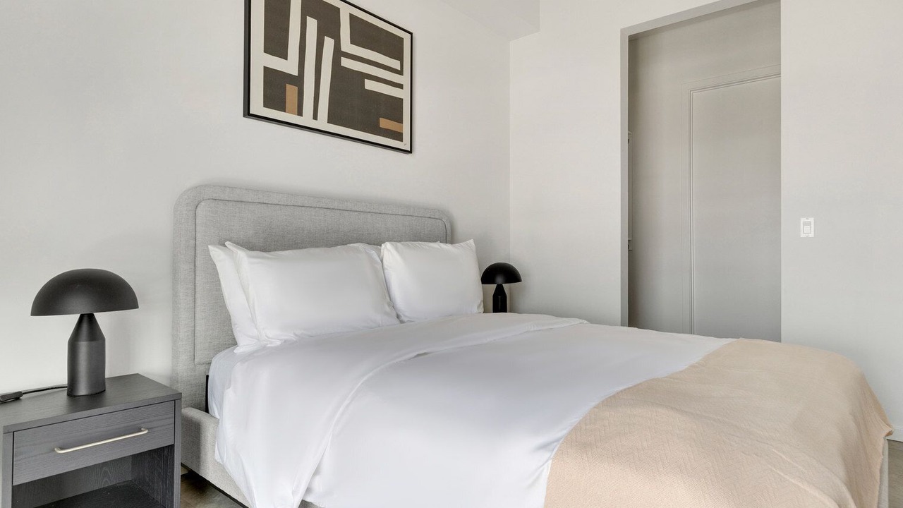 Photo of Bedroom in Near West Side