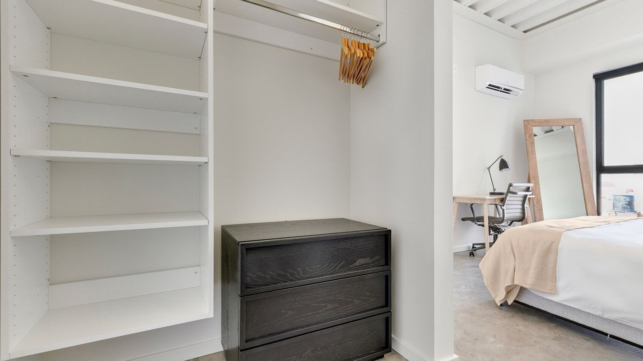 Photo of Bedroom in Near West Side