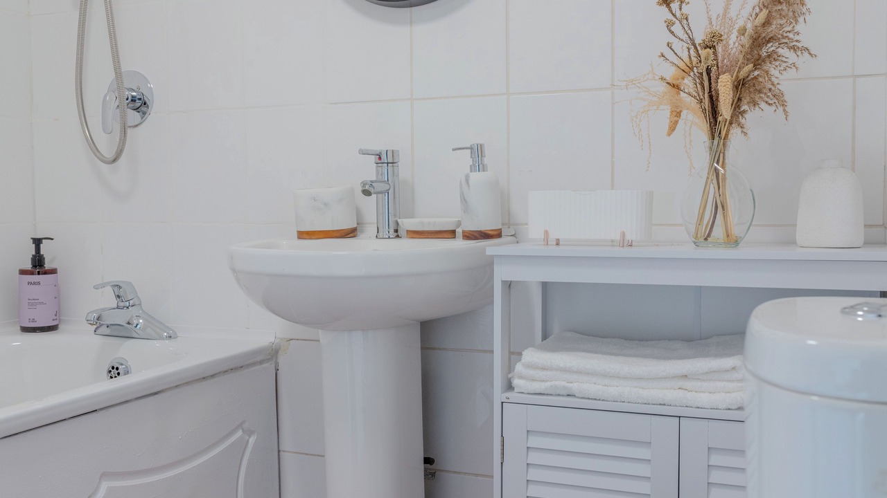 Photo of Bathroom in Coldharbour