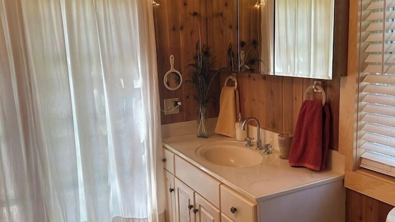 Photo of Bathroom in Aspers