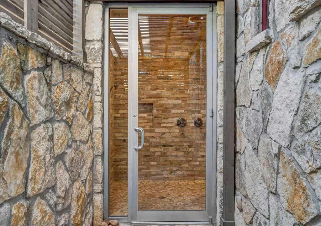 Photo of Bathroom in Spicewood