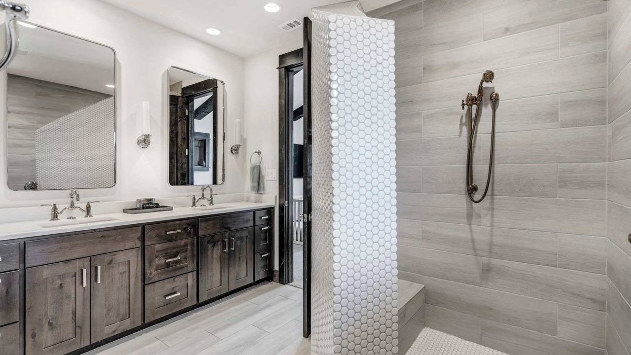 Photo of Bathroom in Spicewood