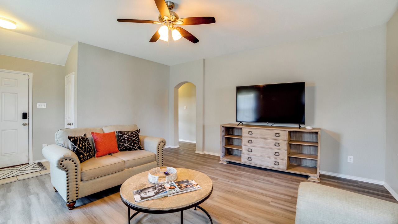 Photo of Livingroom in Seagoville