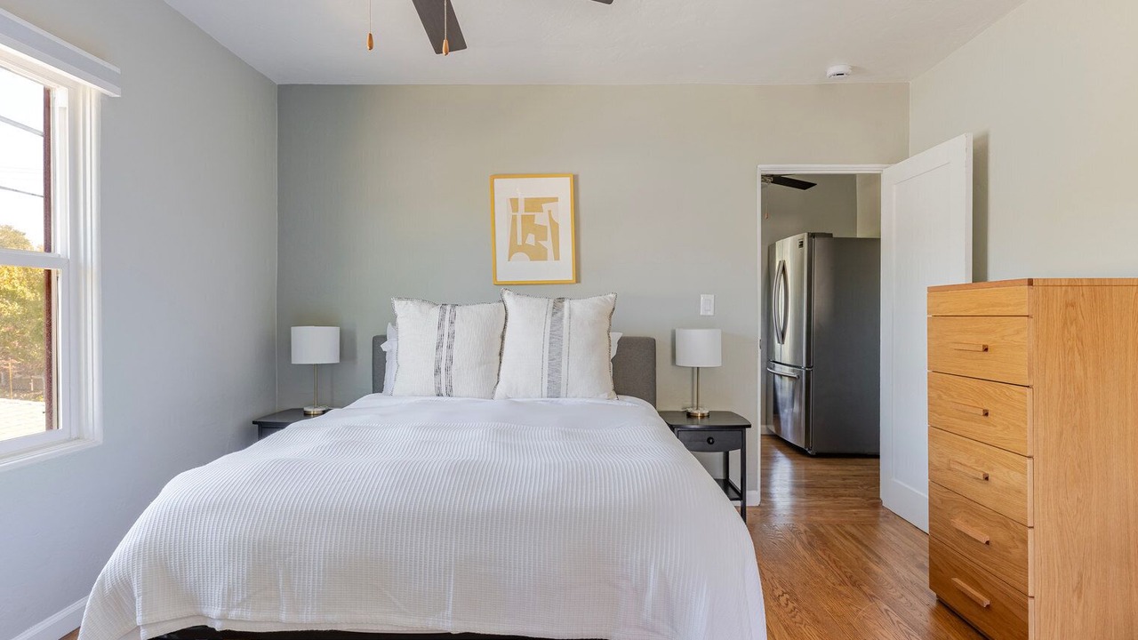 Photo of Bedroom in Downtown North