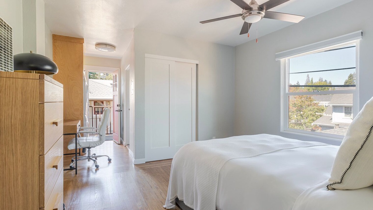 Photo of Bedroom in Downtown North