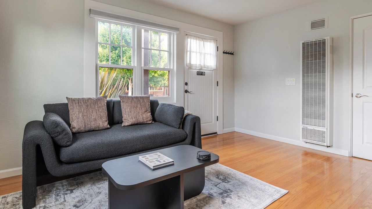 Photo of Livingroom in Downtown North