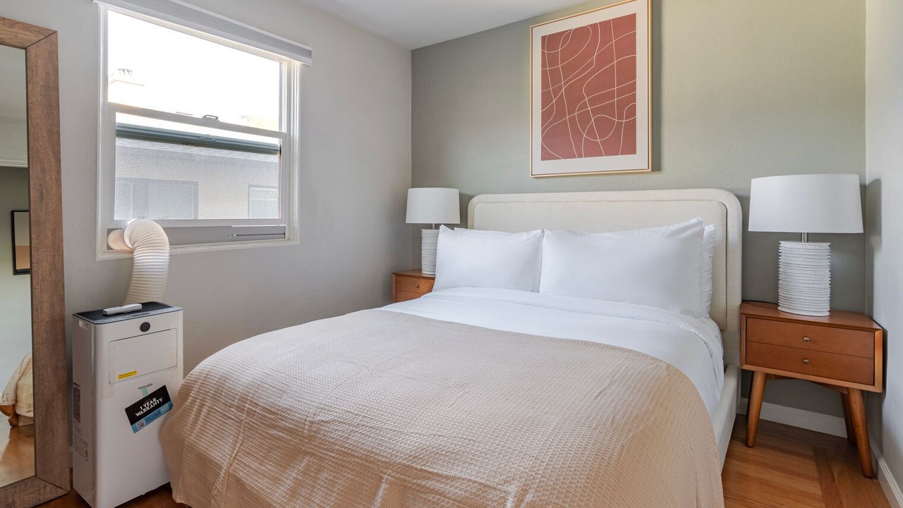 Photo of Bedroom in Downtown North