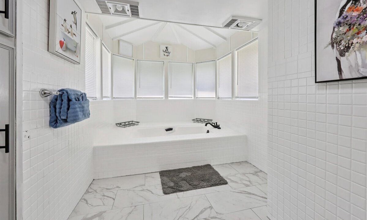 Photo of Bathroom in Deweyville
