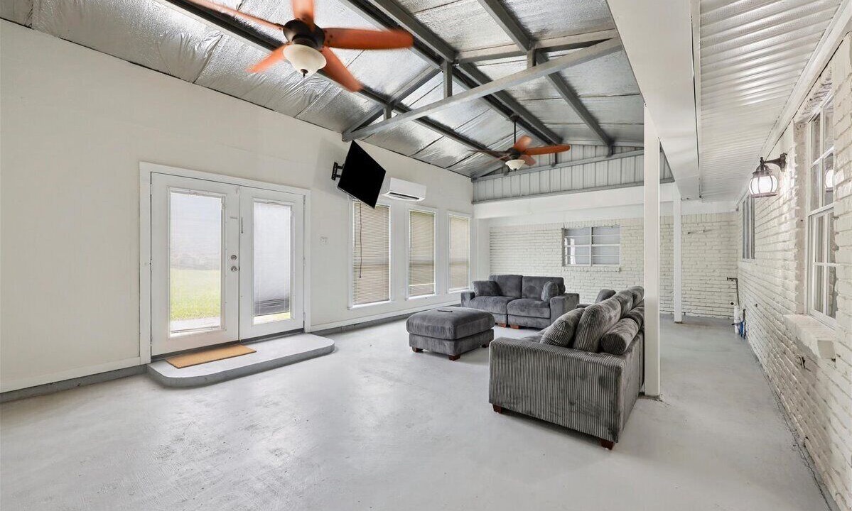 Photo of Bedroom in Deweyville