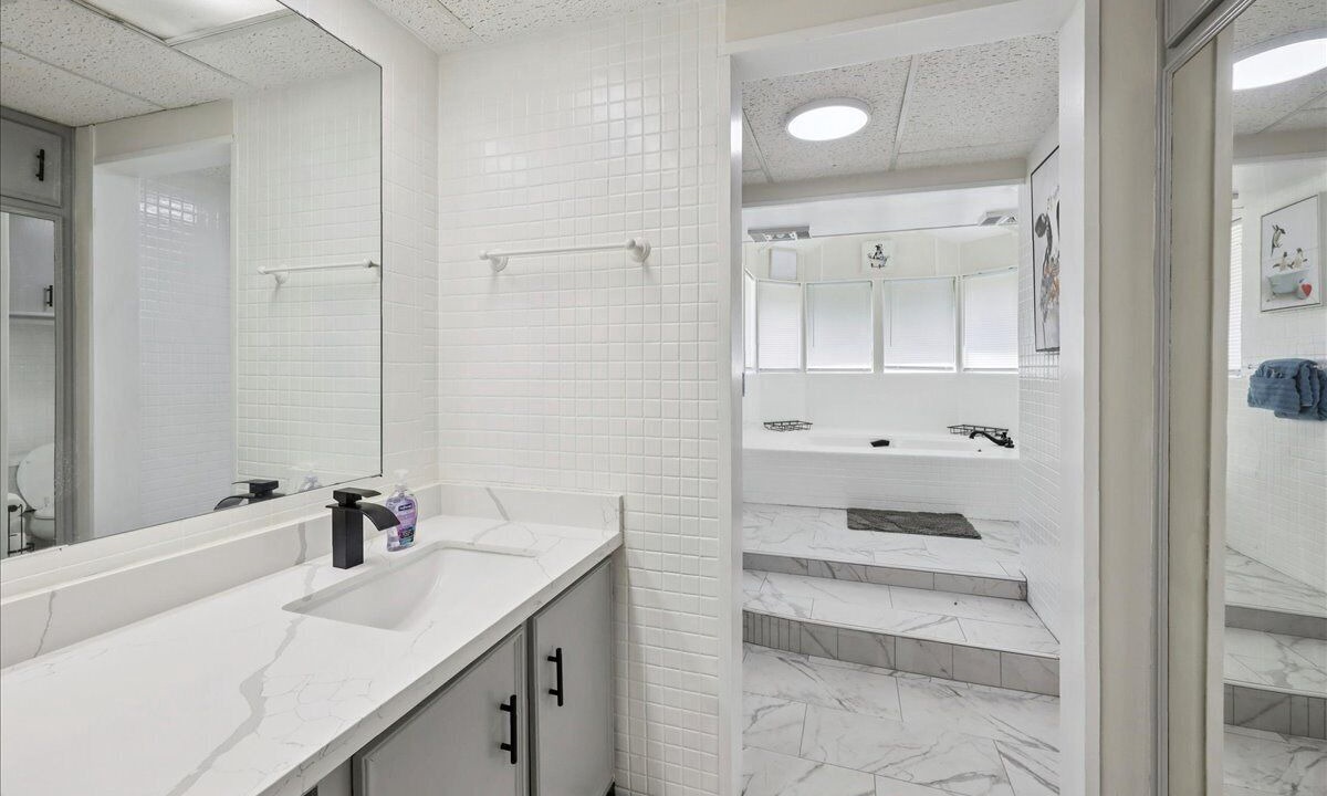 Photo of Bathroom in Deweyville