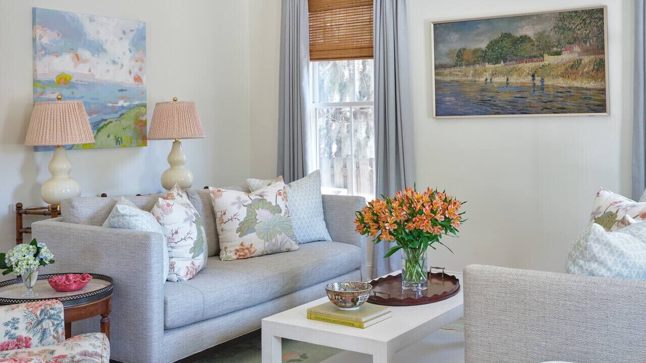 Photo of Livingroom in Northwest Quadrant