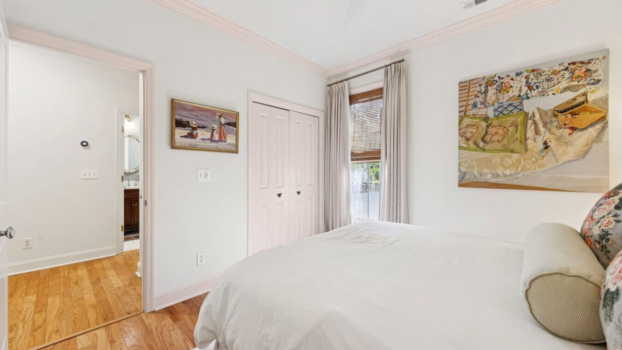 Photo of Bedroom in Northwest Quadrant