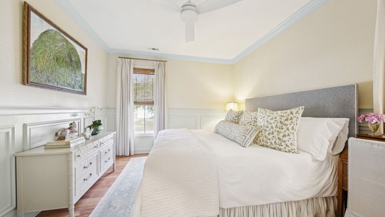 Photo of Bedroom in Northwest Quadrant
