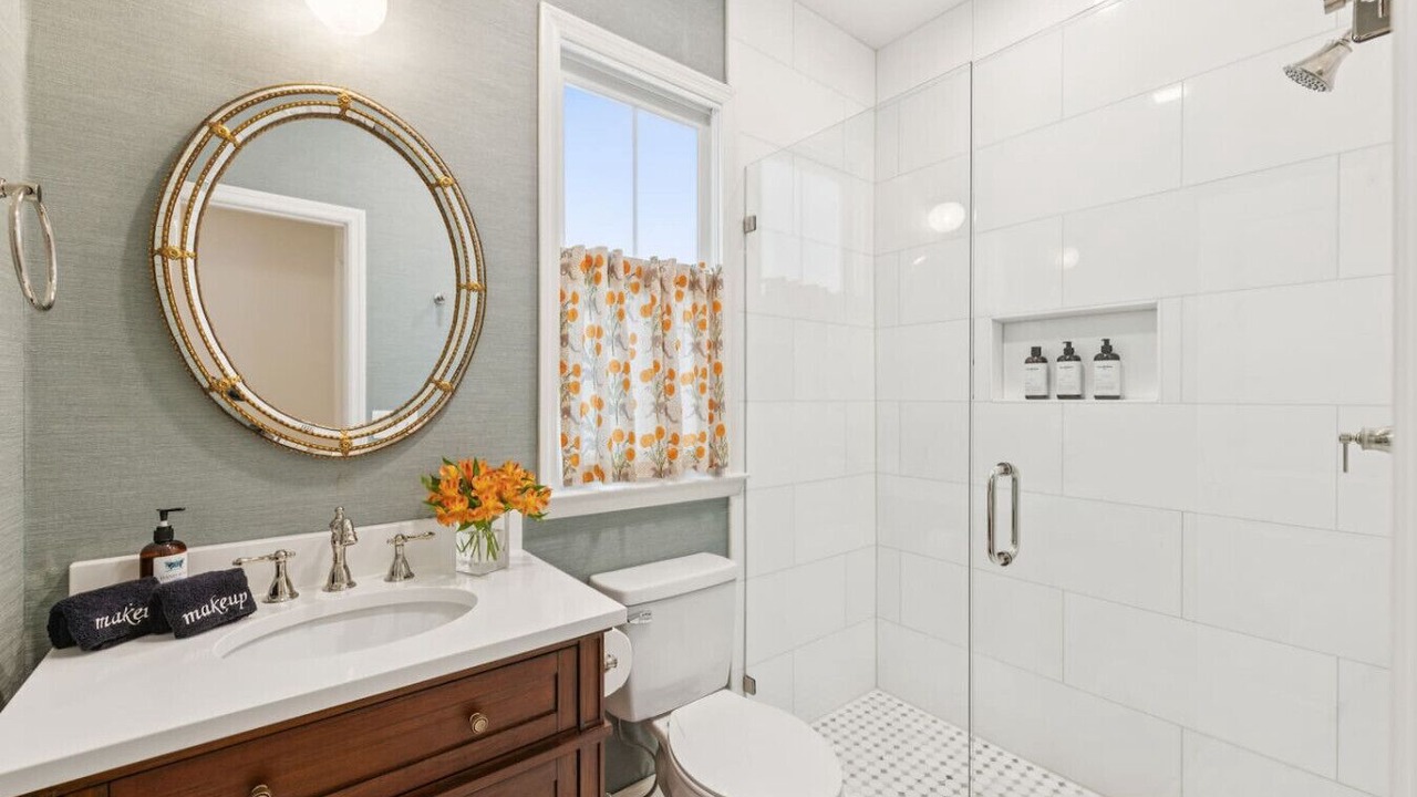 Photo of Bathroom in Northwest Quadrant