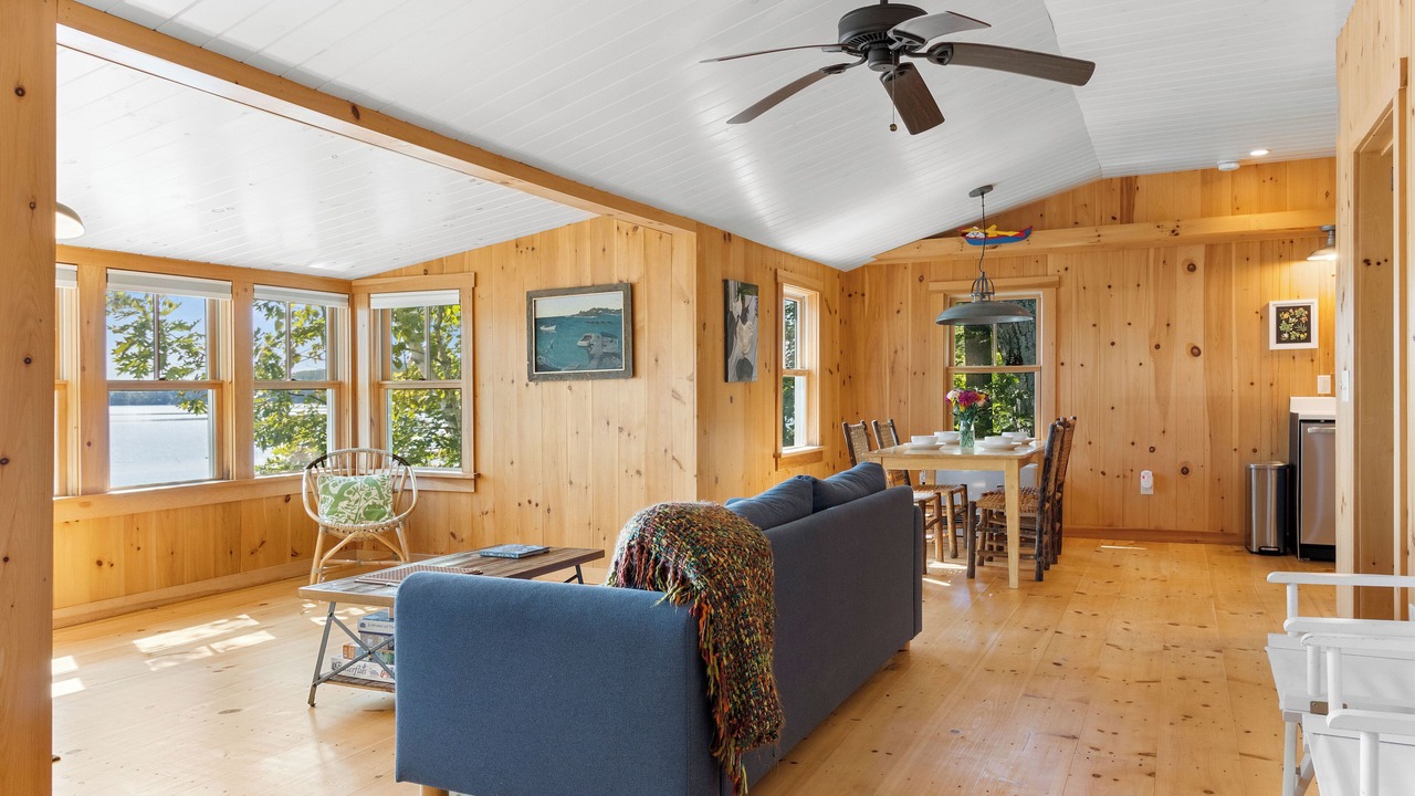 Photo of Livingroom in Nobleboro