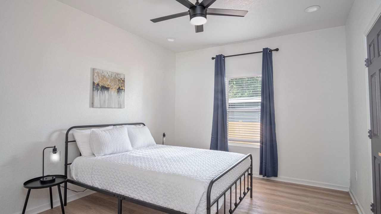 Photo of Bedroom in Arena District