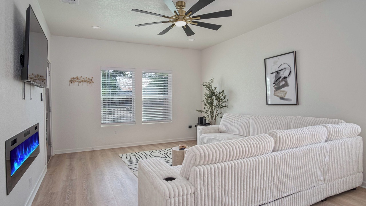 Photo of Livingroom in Arena District