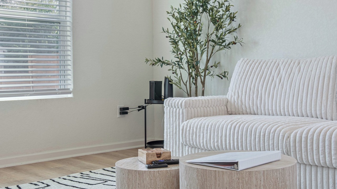 Photo of Livingroom in Arena District