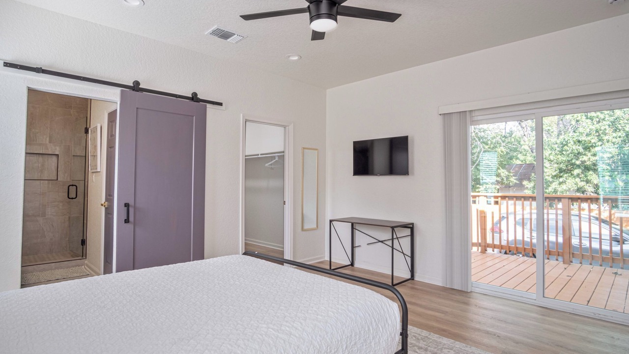 Photo of Bedroom in Arena District