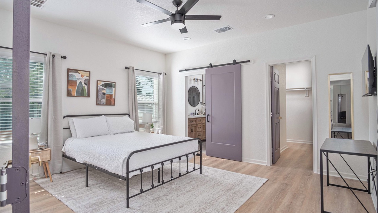 Photo of Bedroom in Arena District