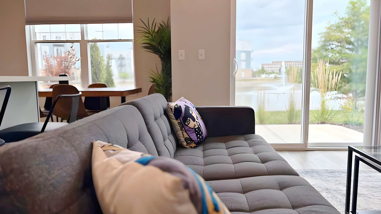 Photo of Livingroom in Warrenville