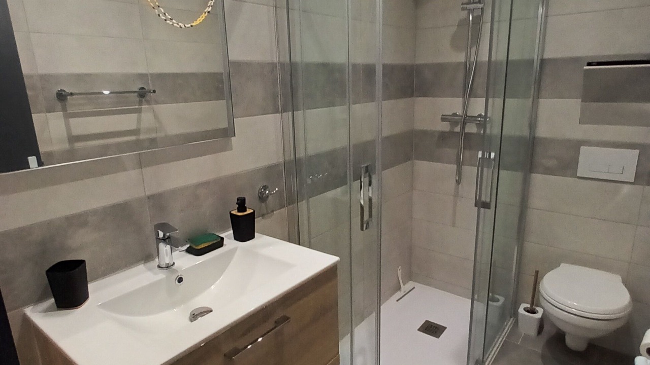 Photo of Bathroom in La Jetee