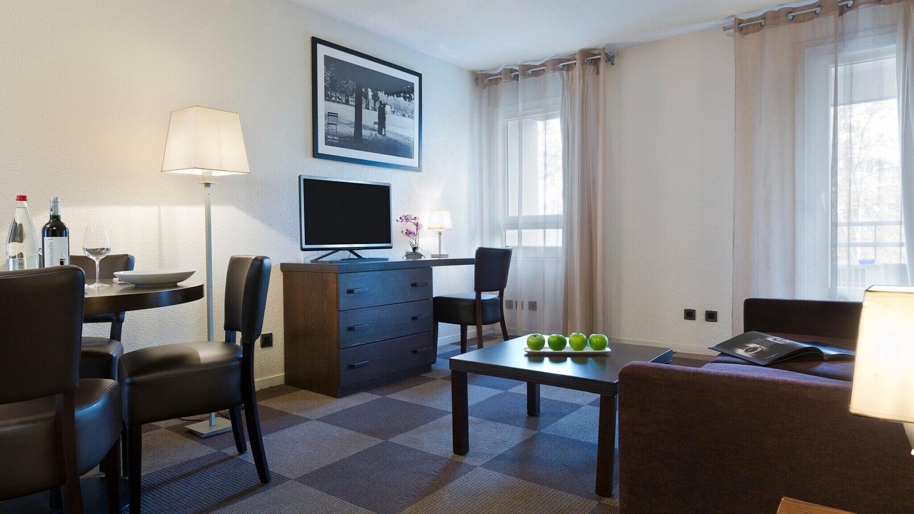 Photo of Livingroom in Ferney-Voltaire
