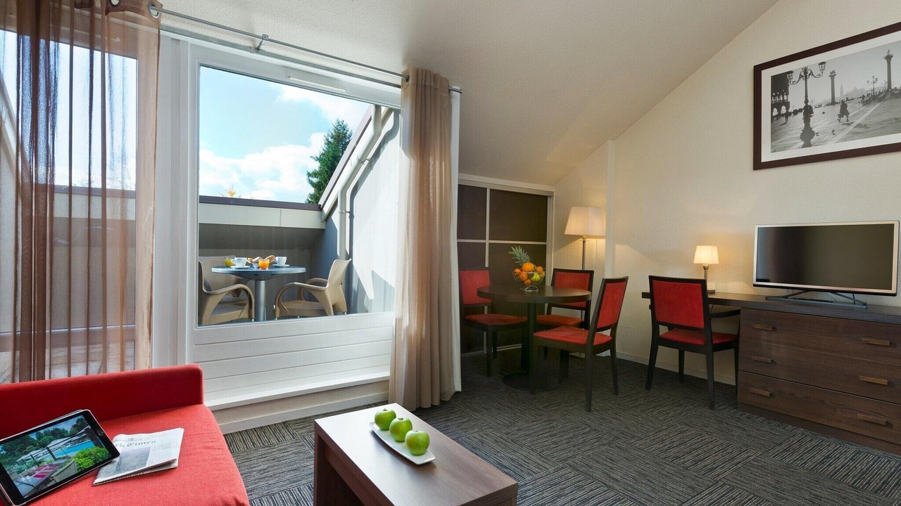 Photo of Livingroom in Ferney-Voltaire