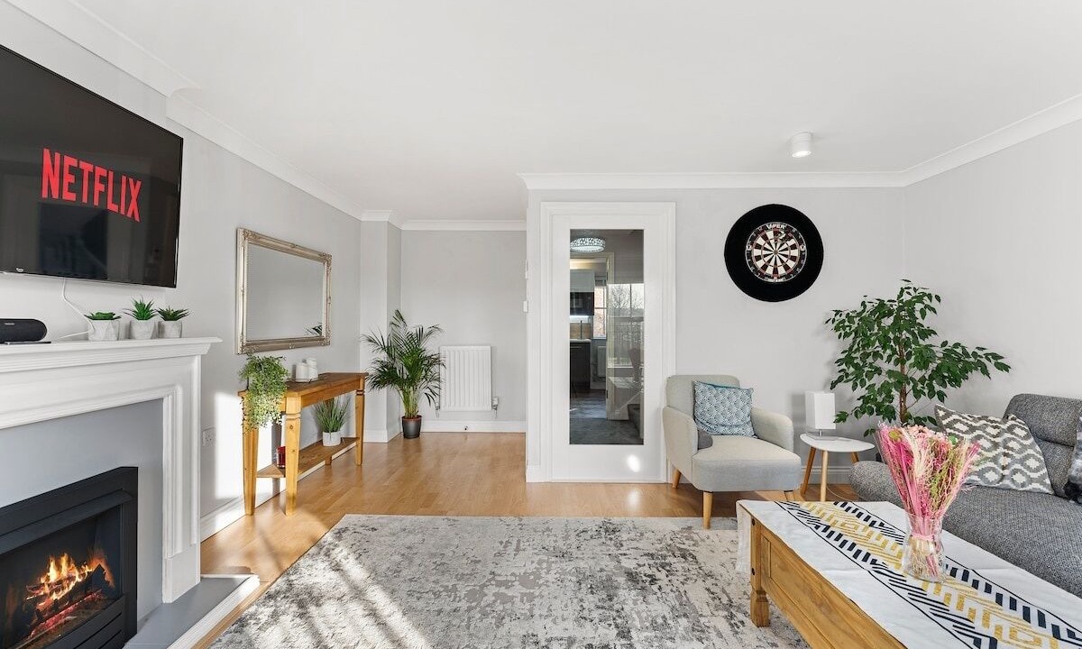 Photo of Livingroom in Alverthorpe