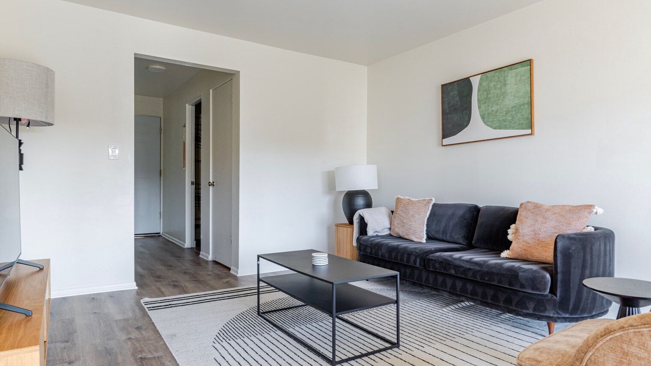 Photo of Livingroom in North Queen Anne