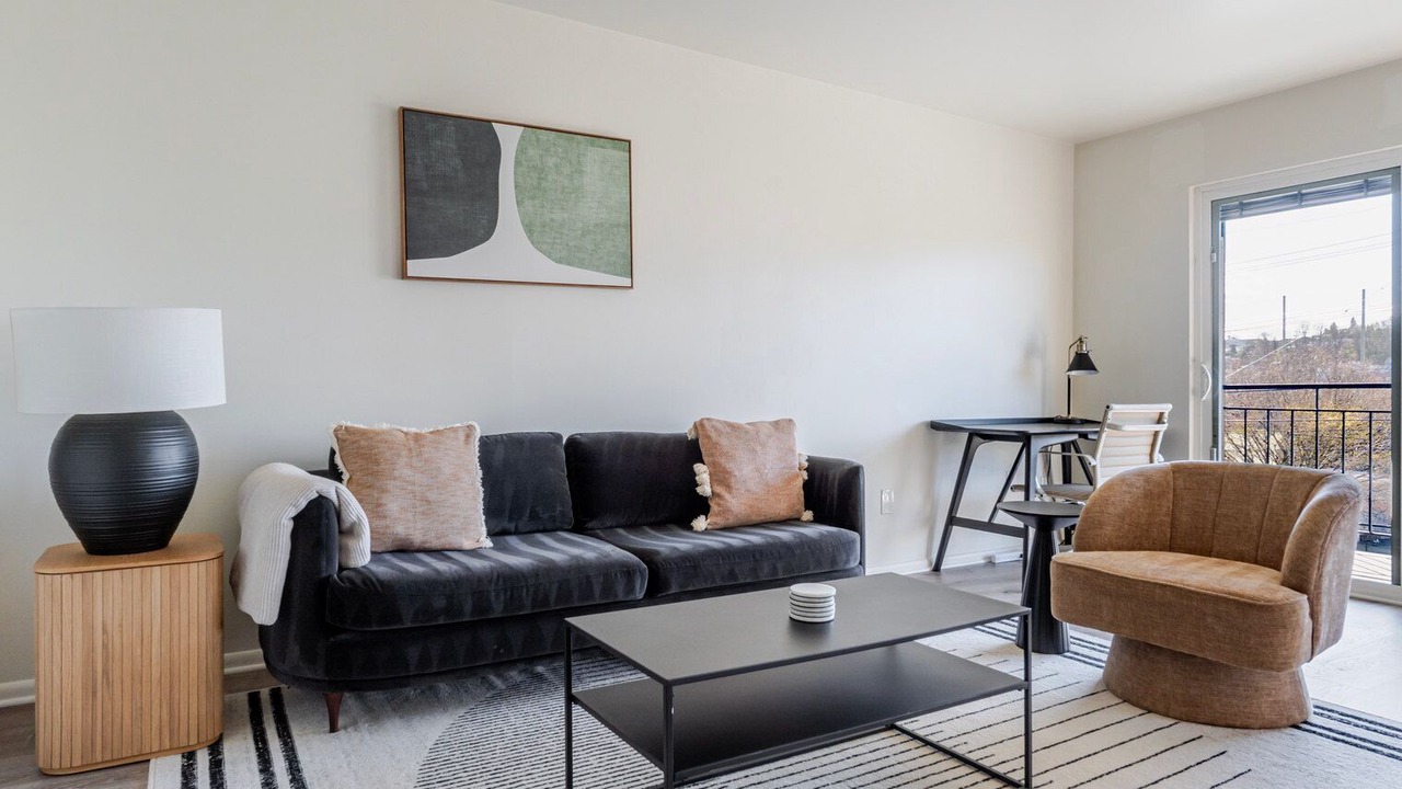 Photo of Livingroom in North Queen Anne