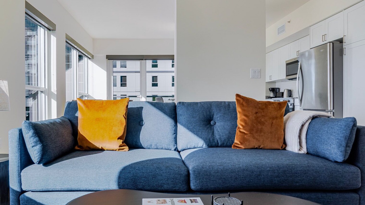 Photo of Livingroom in Northwest Bellevue