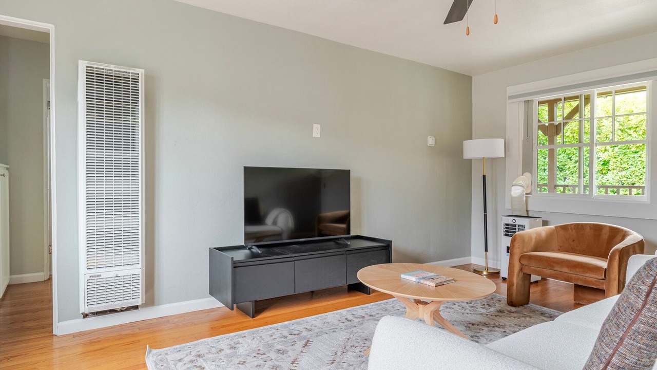 Photo of Livingroom in Downtown North