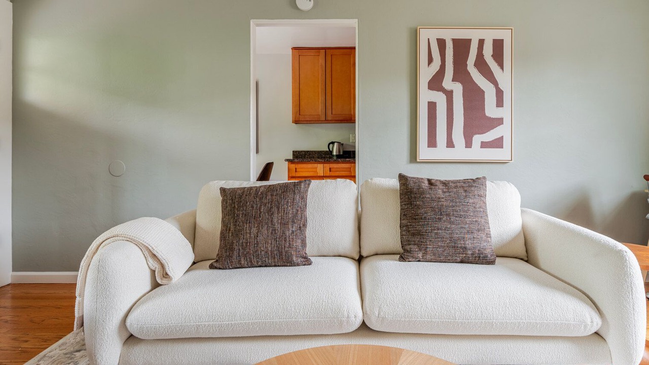 Photo of Livingroom in Downtown North