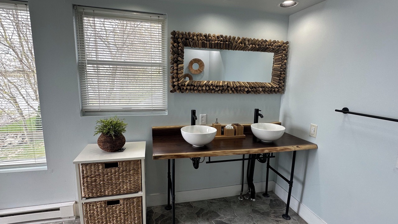 Photo of Bathroom in Blossvale