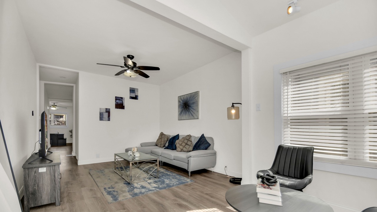 Photo of Livingroom in Brighton Park