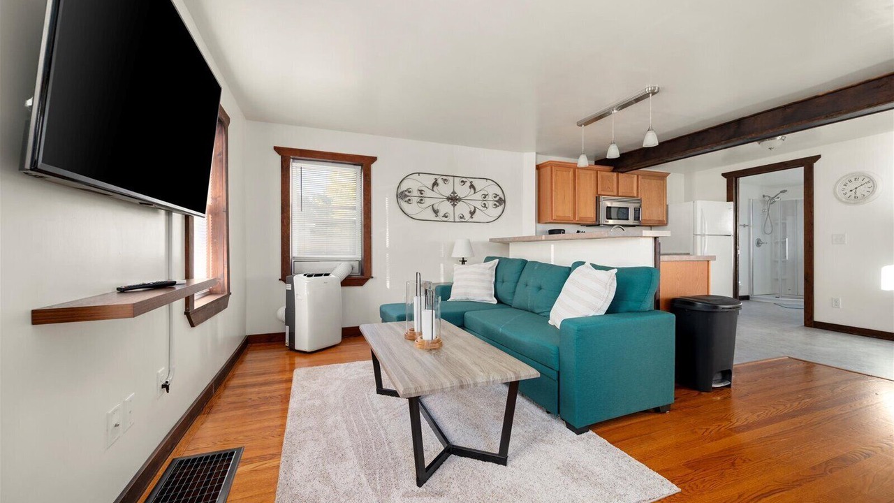 Photo of Livingroom in Boonville