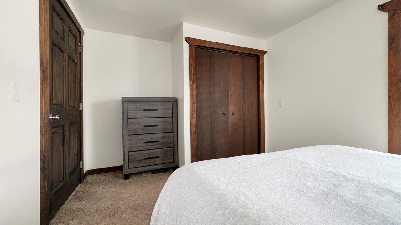 Photo of Bedroom in Boonville