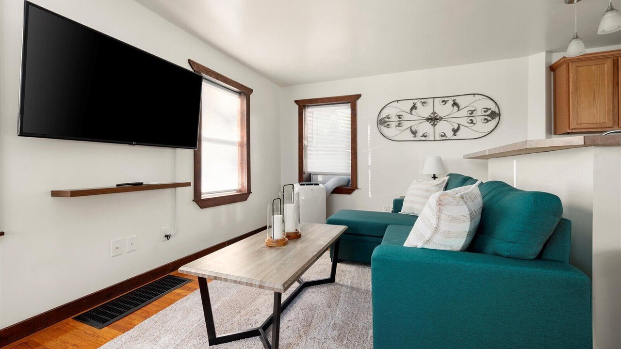 Photo of Livingroom in Boonville