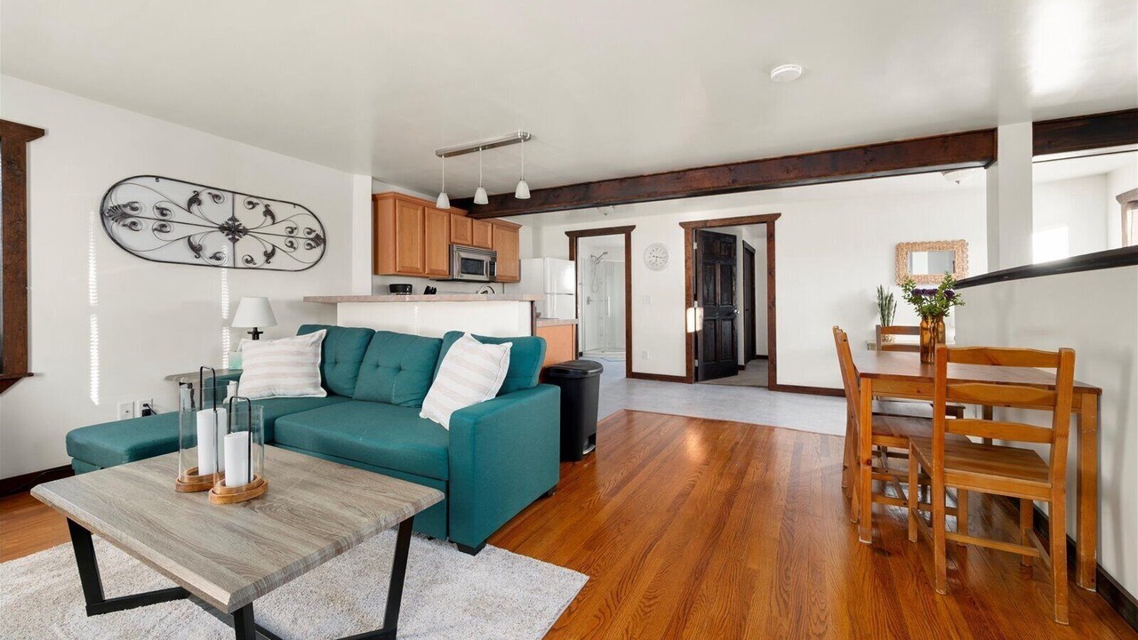 Photo of Livingroom in Boonville